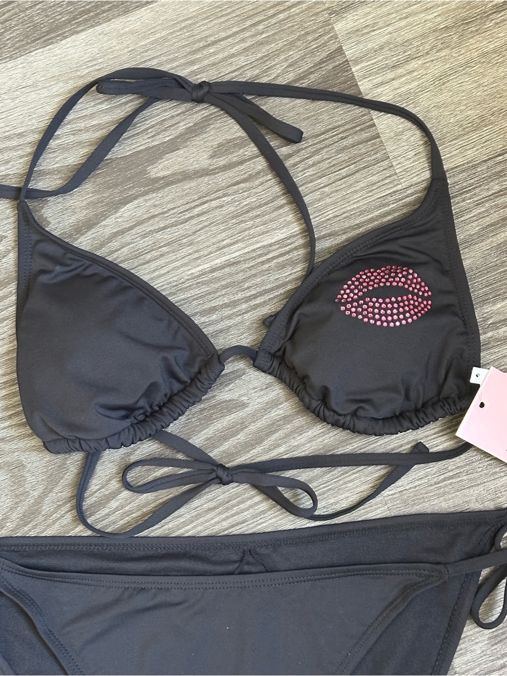 Juicy Couture Black Bikini & Sarong with Pink Lip Accent - Picture 4 of 9